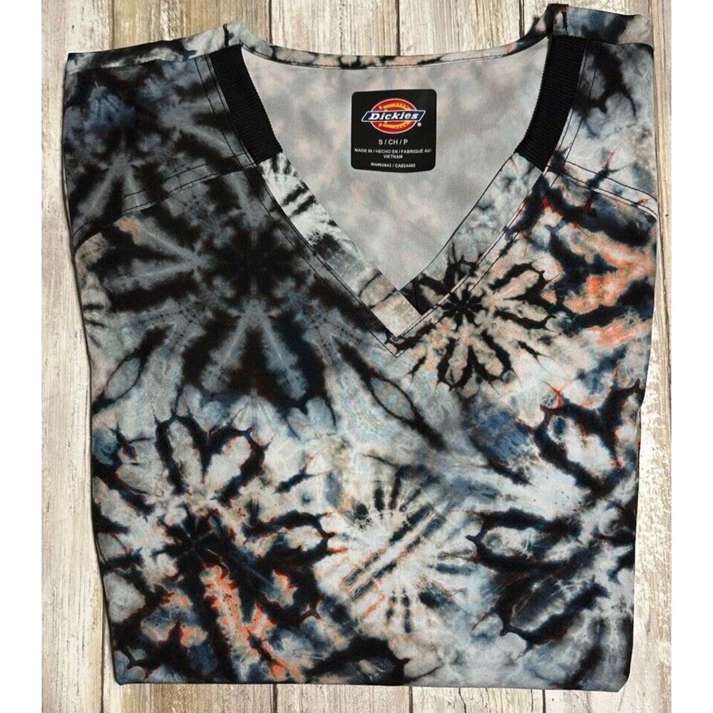 NWT Dickies Organic‎ Tie Dye  V-neck Scrub Top Size Small